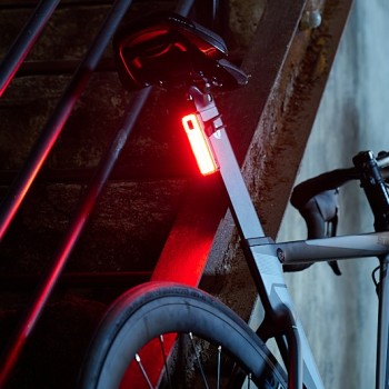 Фонарь велосипедный задний Moon Helix Sense 450