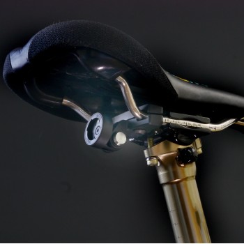 Крепление за рамку седла для фонарей Moon серии Helix и Nebula 2 (RB-57)