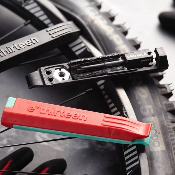Монтажки с ремкомплектом E Thirteen Tire Lever Plug Kit (TR1UNA)