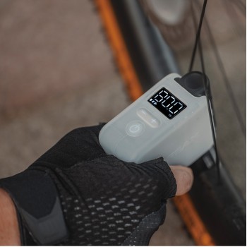 Насос компактный электрический Topeak E-Booster Ddigital (TDP-E01)