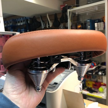 Седло комфортное с пружинами DDK-EX19