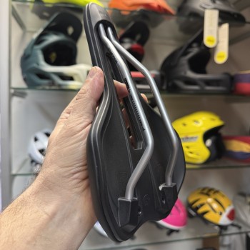 Седло велосипедное спортивное с прорезью Rockbros 380020001