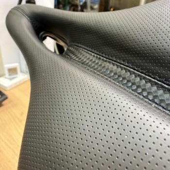 Седло велосипедное комфортное с интегрированным фонарём Rockbros FU-5700L