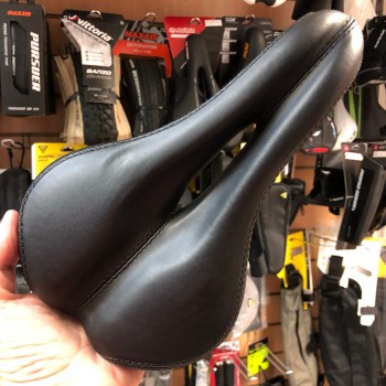 Седло велосипедное с прорезью Rockbros 6685CC1E-BBK