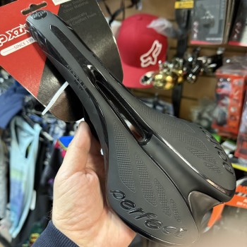 Седло велосипедное спортивное Xindabicyle (XD-823-01A)