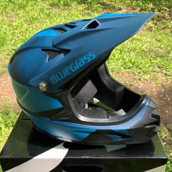 Велошлем Bluegrass Intox Helmet 2025 (3HELG09)