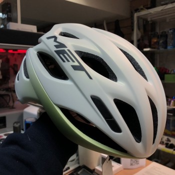 Велошлем Met Estro MIPS Helmet (3HM139CE00)