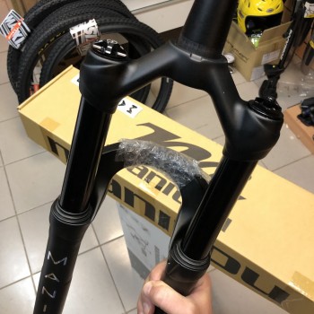 Амортизационная вилка Manitou Machete Comp 27.5+/29" 1-1/8" Tapered 15mm Boost (191-36975)