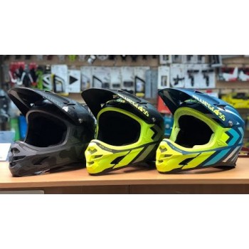 Велошлем Bluegrass Intox Helmet 2022 (3HELG09)